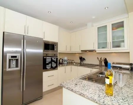 Villa Sleeps 8 Pool Air Con T480268