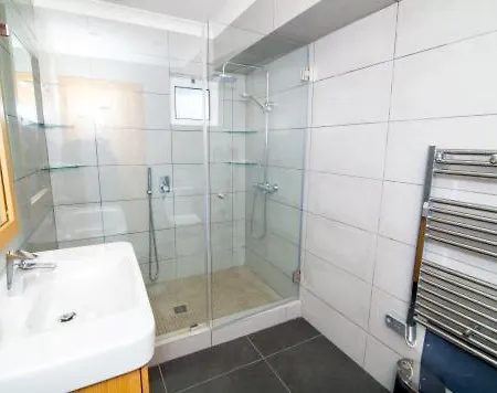Sleeps 8 Pool Air Con T480268