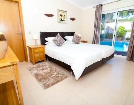 Villa Sleeps 8 Pool Air Con T480268 *