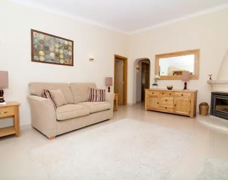Sleeps 8 Pool Air Con T480268 Vale do Lobo