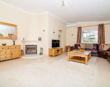 Sleeps 8 Pool Air Con T480268 Villa *