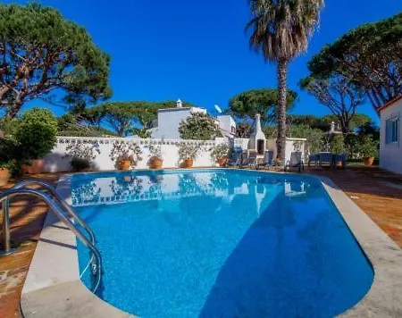 Villa Sleeps 8 Pool Air Con T480268 Vale do Lobo