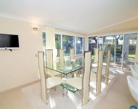 Villa Sleeps 8 Pool Air Con T480268