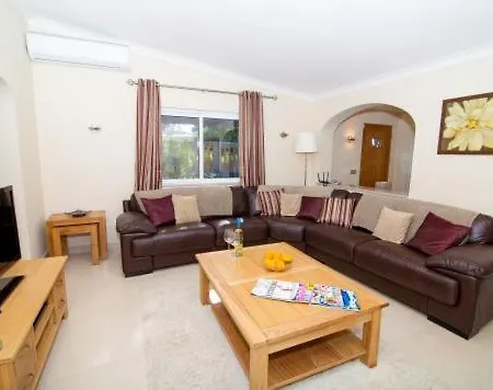 Villa Sleeps 8 Pool Air Con T480268 *